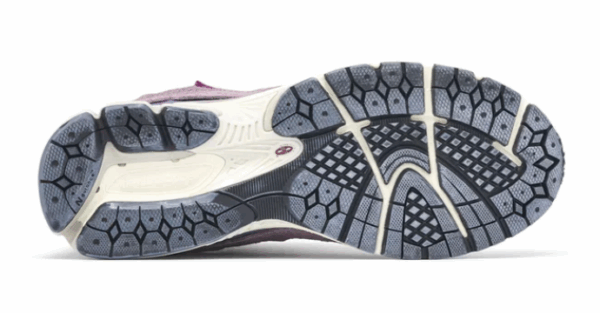 New Balance 2002R Pink – Image 3