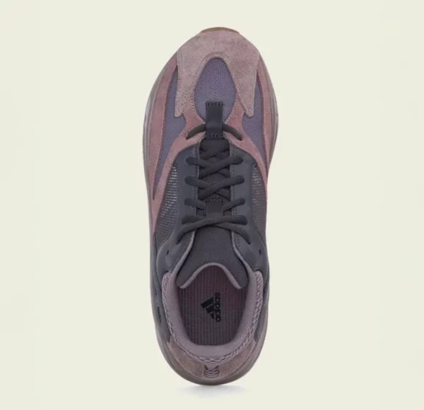 Ad yeezy boost 700 mauve – Image 3