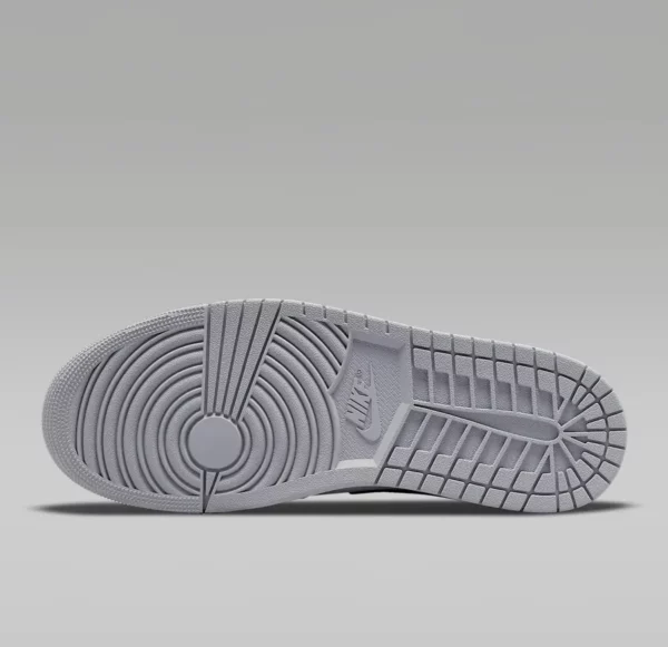 Air Jordan 1 Mid Light Smoke Grey