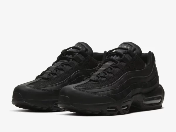 Air Max 95 Essential Triple Black