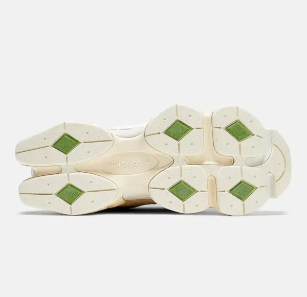 New Balance Bricks & Wood
